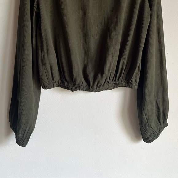 NEW Sadie & Sage Balloon Sleeve Cross Front Top in Green Size S Small Made in CA - Picture 4 of 6
